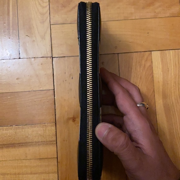 Authentic MCM wallet (UNISEX) - Picture 3 of 9